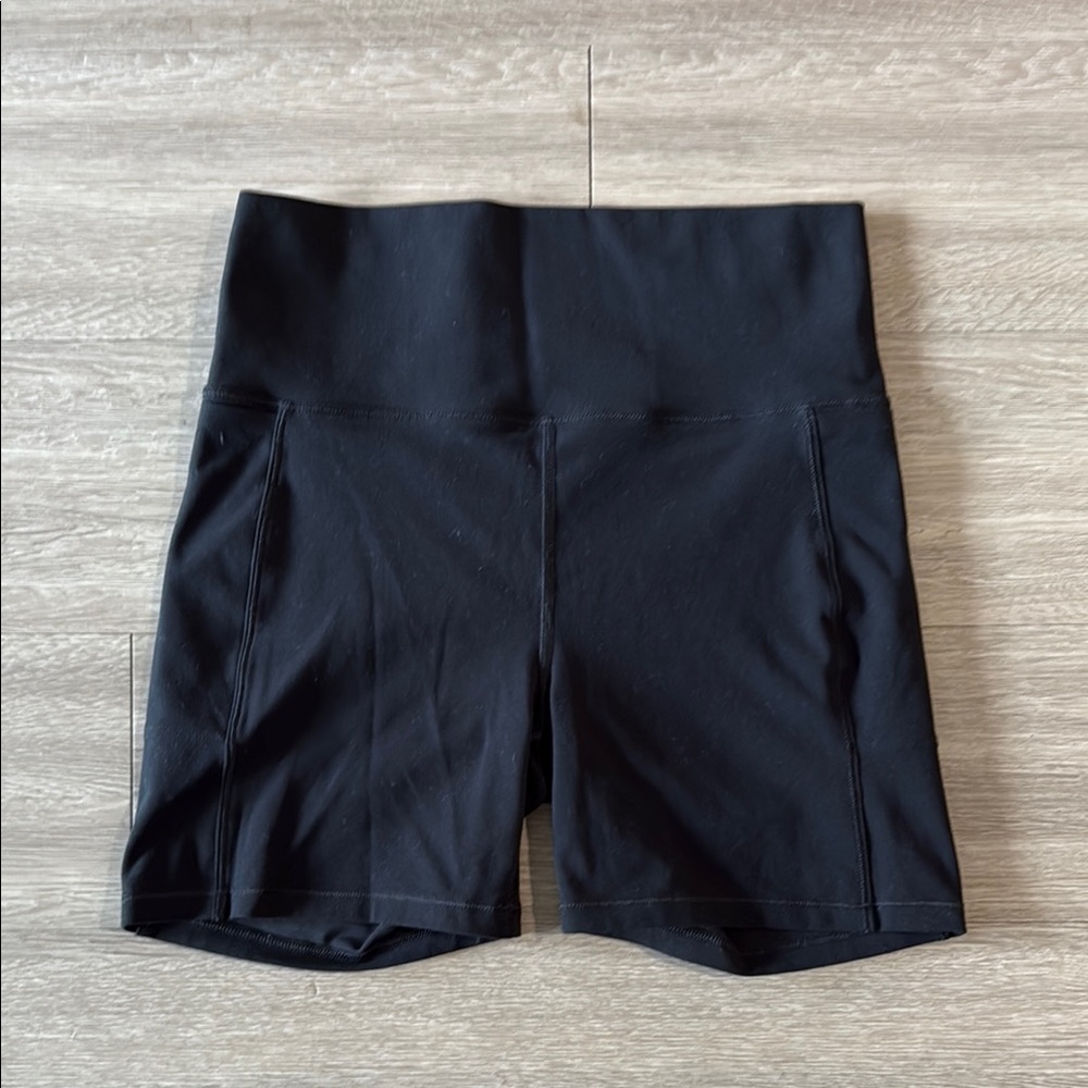 Vuori studio pocket shorts black size medium